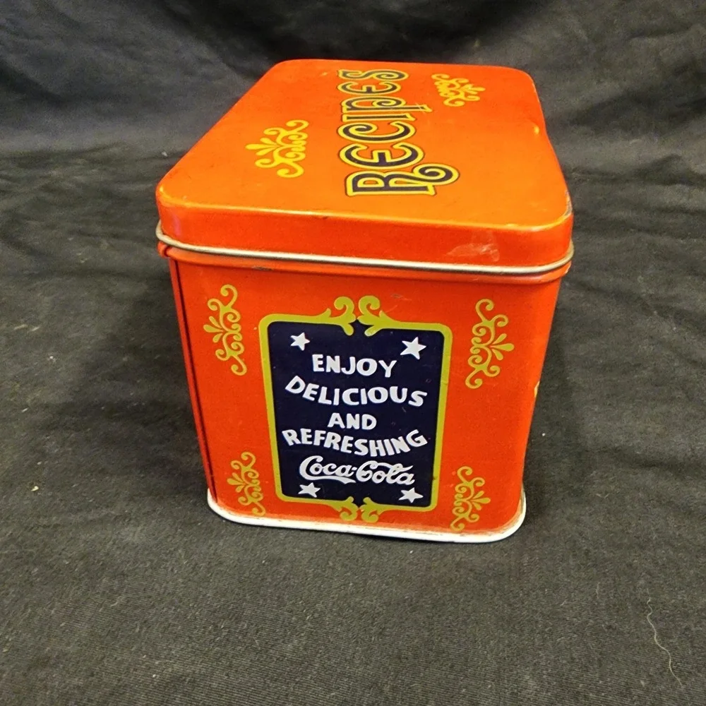 Vintage‎ Coca-Cola Recipes Tin Hinged Box Classic 4.75